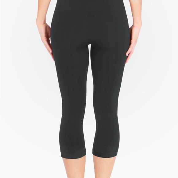 Mother Tucker compression capri leggings black - belly bandit - Picture 2 of 6